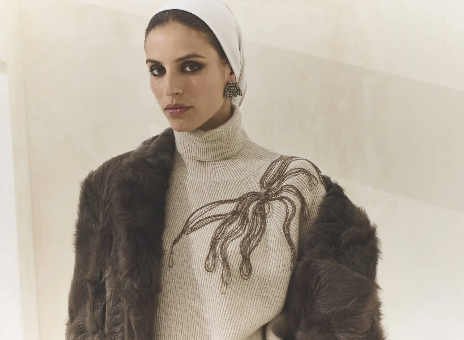 اعتمدت «برونيلو كوتشينيللي» على أسلوب الطبقات للحصول على مظهر في غاية الأناقة (برونيلو كوتشينيللي)