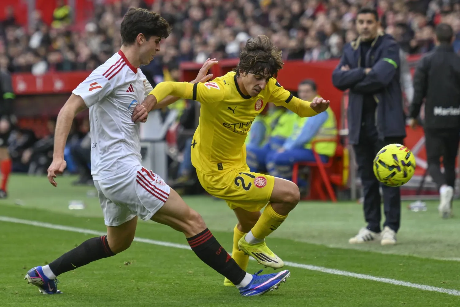 إشبيلية تعادل مع ضيفه جيرونا (إ.ب.أ)