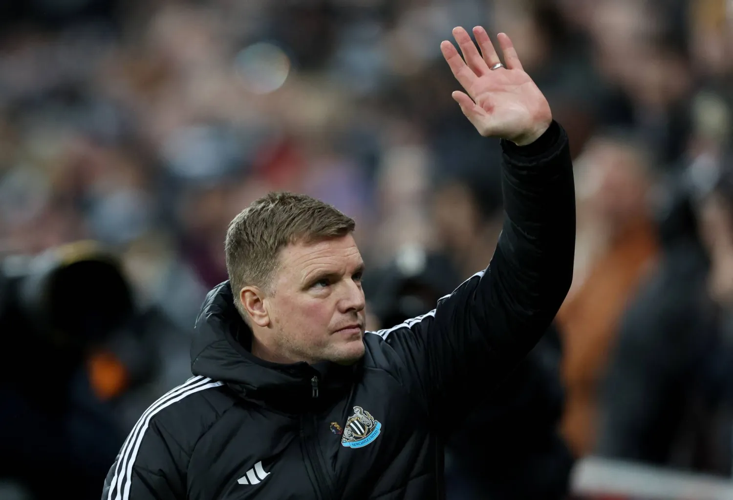 السؤال الحقيقي ليس: هل تجب إقالته؛ بل من سيكون أفضل منه؟ (رويترز)