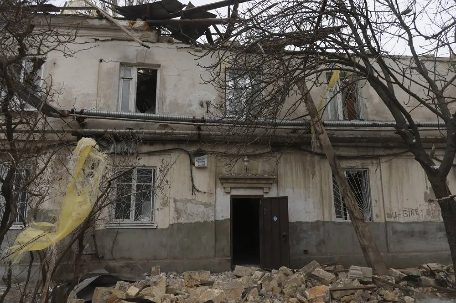 A general view on a damaged building at the site of a Russian drone strike on a residential building in Odesa, Ukraine, 04 February 2026. (EPA) 