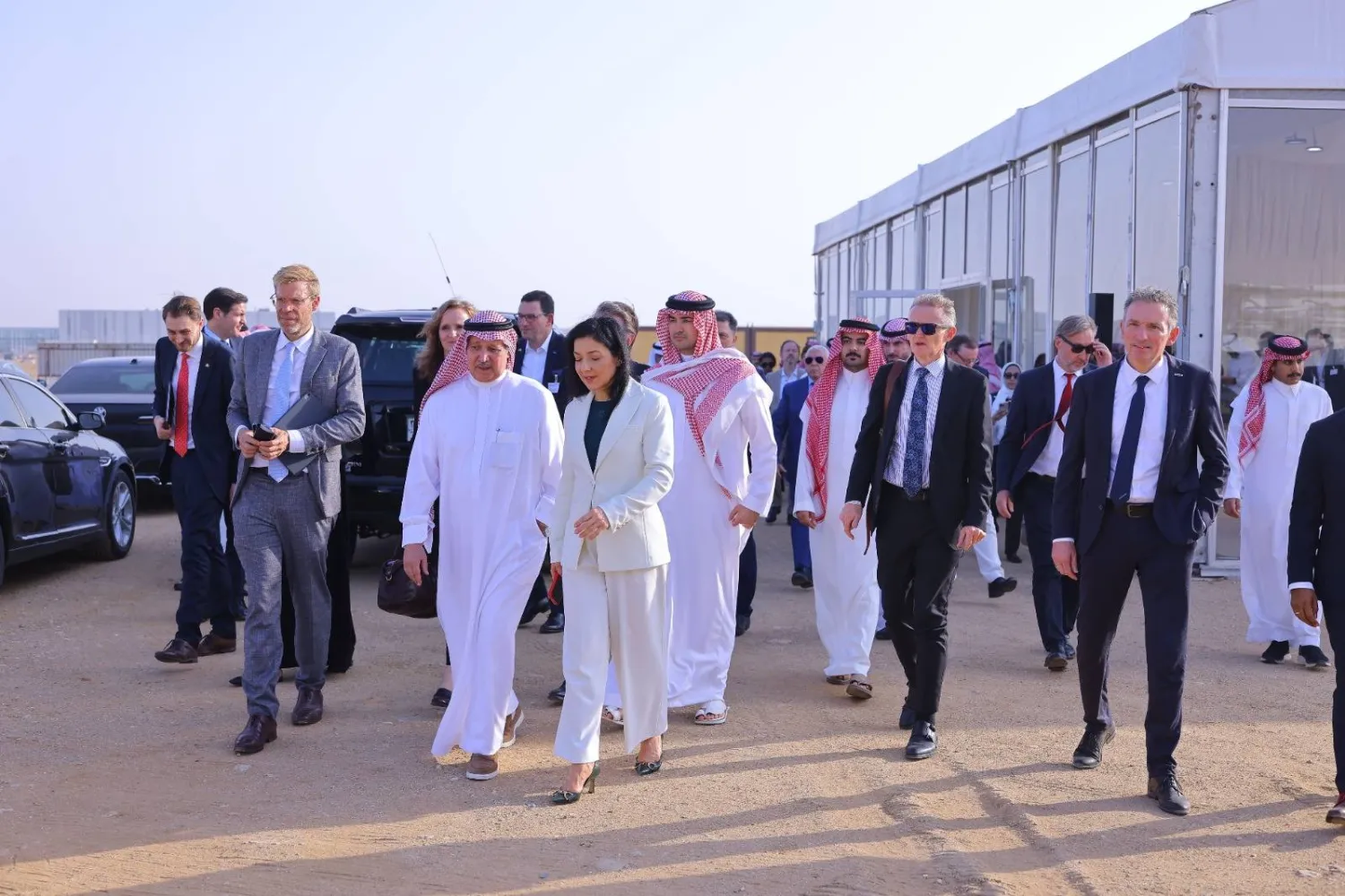 وزيرة الاقتصاد والطاقة الألمانية كاترينا رايشه تزور «مجمّع الجفالي الصناعي»