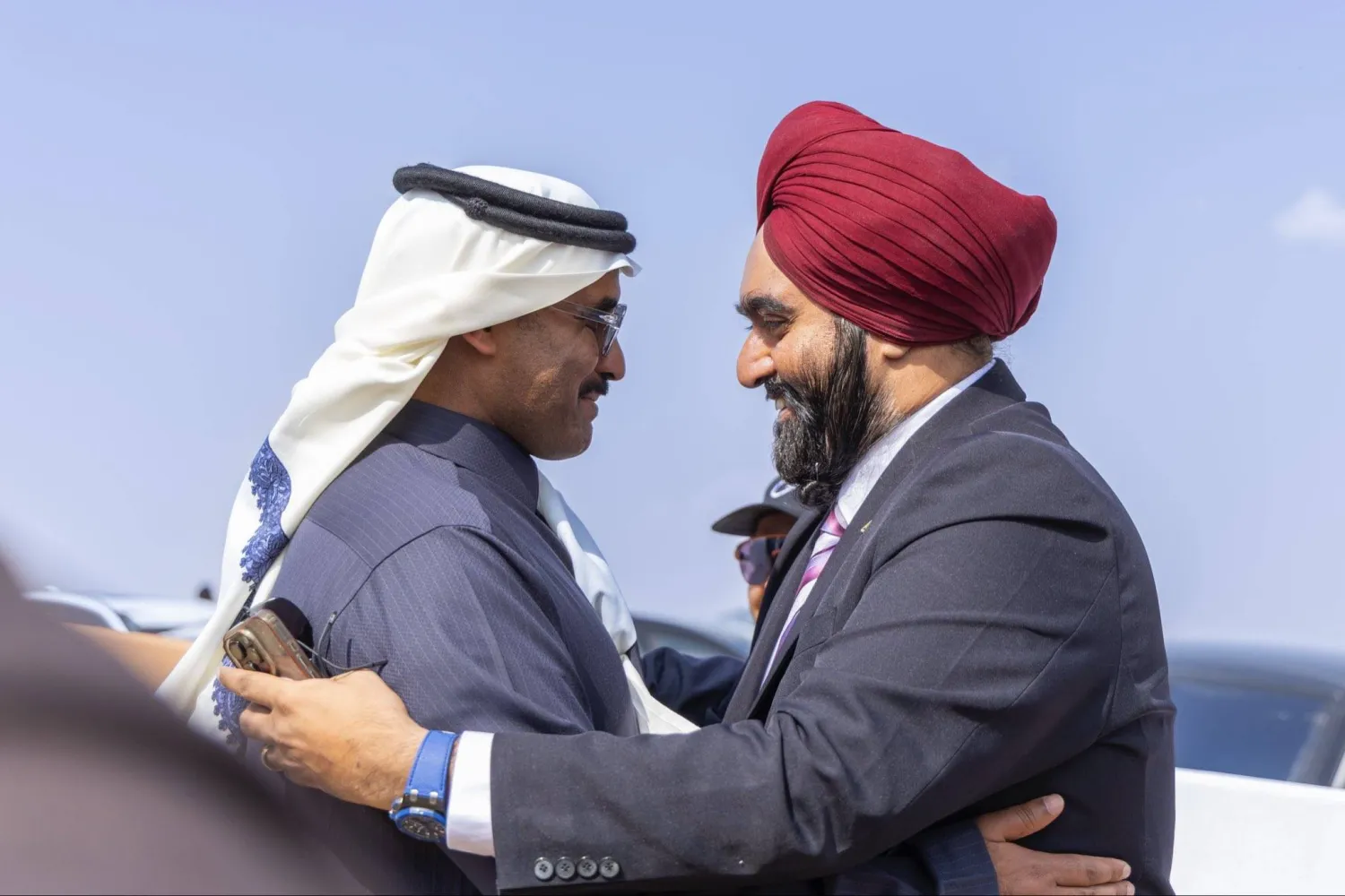 عبد العزيز الشهراني برفقة رئيس الاتحاد الآسيوي للدراجات (الاتحاد السعودي للدراجات)