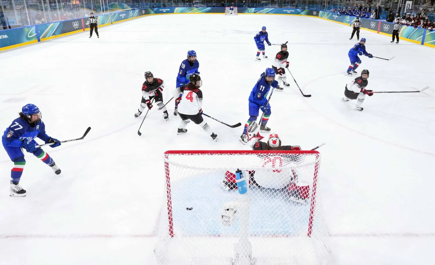إيطاليا هزمت اليابان في هوكي جليد السيدات (أ.ف.ب)