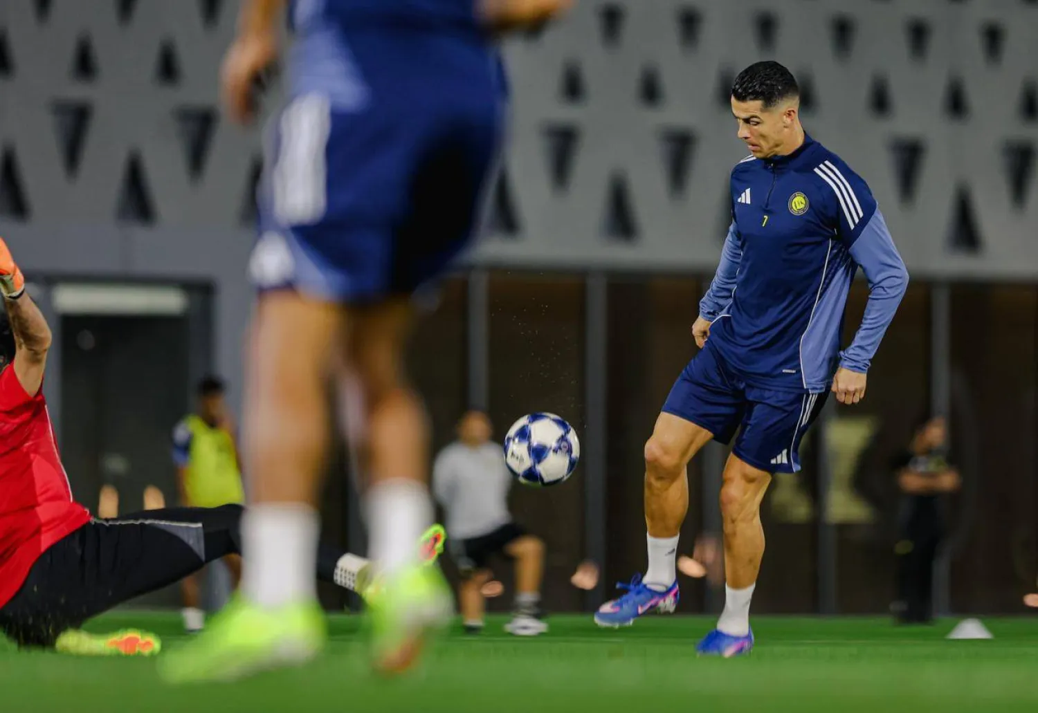 البرتغالي كريستيانو رونالدو عاد لتدريبات النصر (نادي النصر)