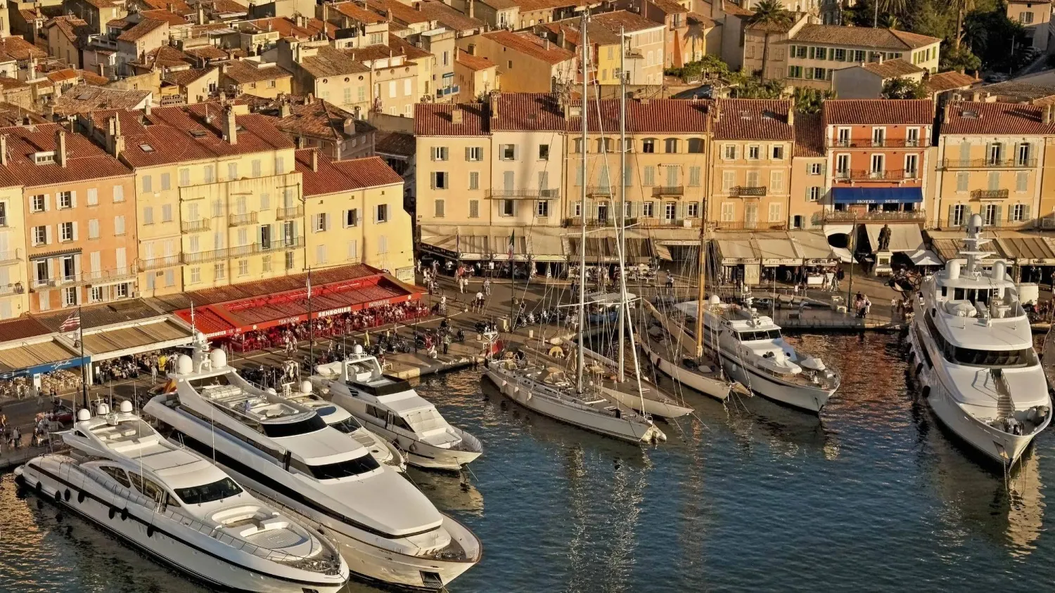 تصدرت الدنمارك التصنيف للعام الثامن على التوالي بغياب الفساد بالكامل تلتها فنلندا ثم سنغافورة (أ.ف.ب)