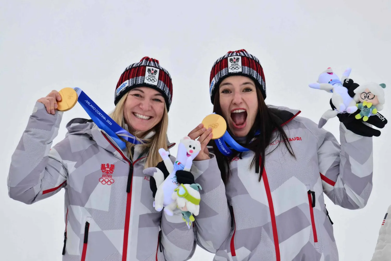 أريان رادلر وكاترينا هوبر (أ.ف.ب)