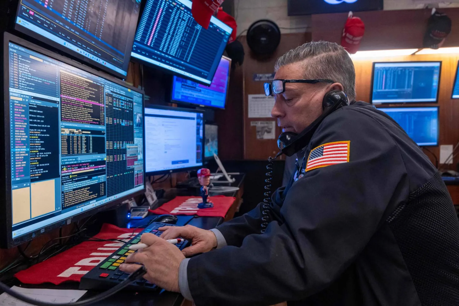 متداول يعمل في بورصة نيويورك (أ.ف.ب)