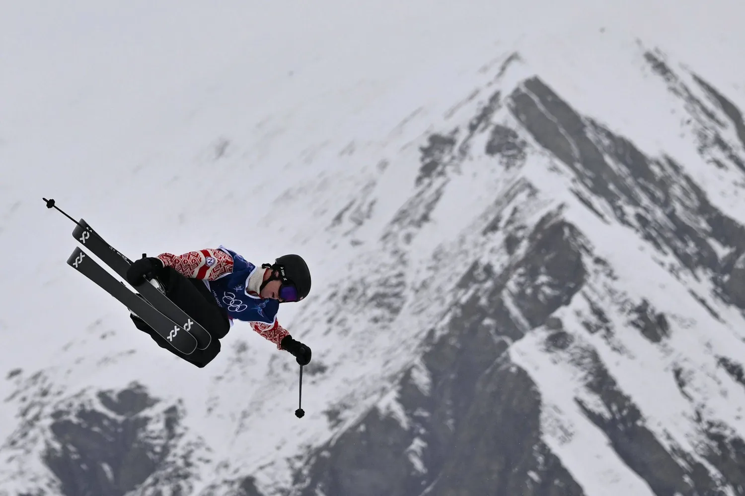 النرويجي بيرك رود يتألق في منافسات التزلج الحر على المنحدرات (أ.ف.ب)