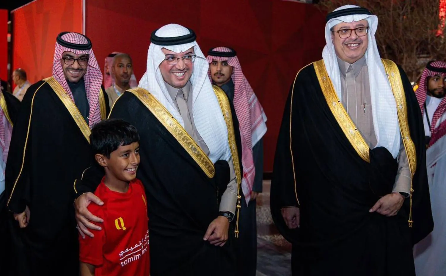 محافظ الأحساء خلال تدشينه الأكاديمية (نادي القادسية)