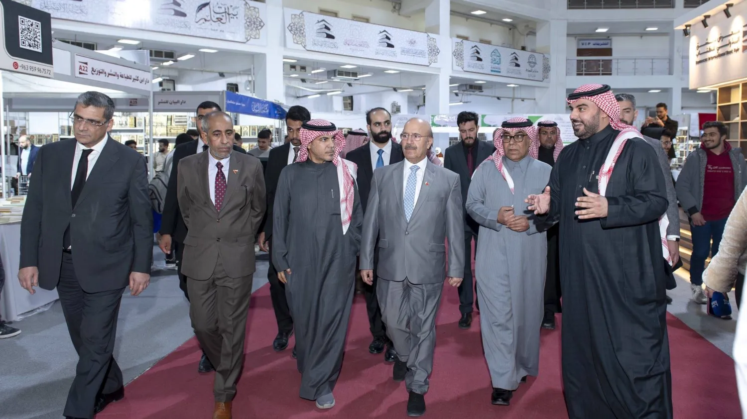 جولة تعريفية بأركان الجناح السعودي بحضور سفير خادم الحرمين الشريفين ودبلوماسيين عرب (حساب السفارة السعودية)