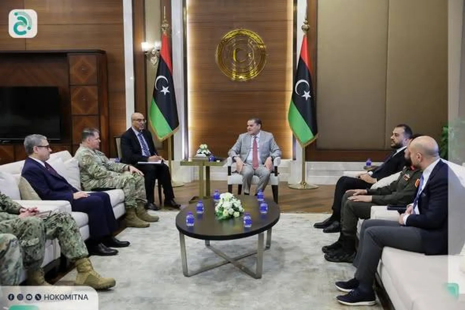 الدبيبة في لقاء مع نائب قائد أفريكوم بطرابلس الأربعاء (مكتب الدبيبة)