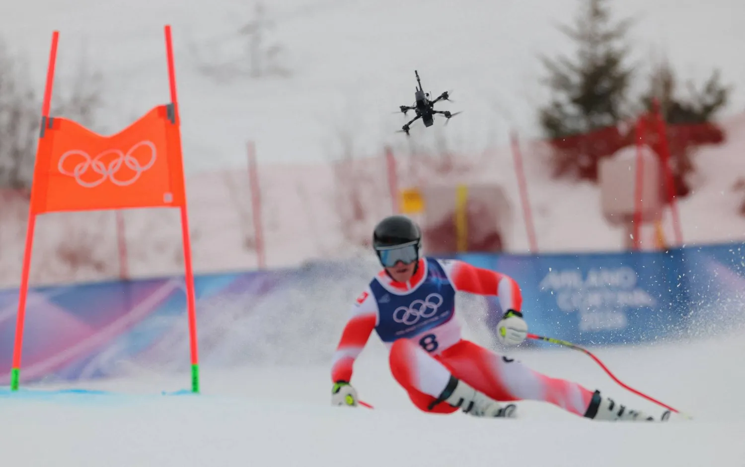 حلّقت المسيّرات بسرعة تضاهي سرعة الأبطال (رويترز)