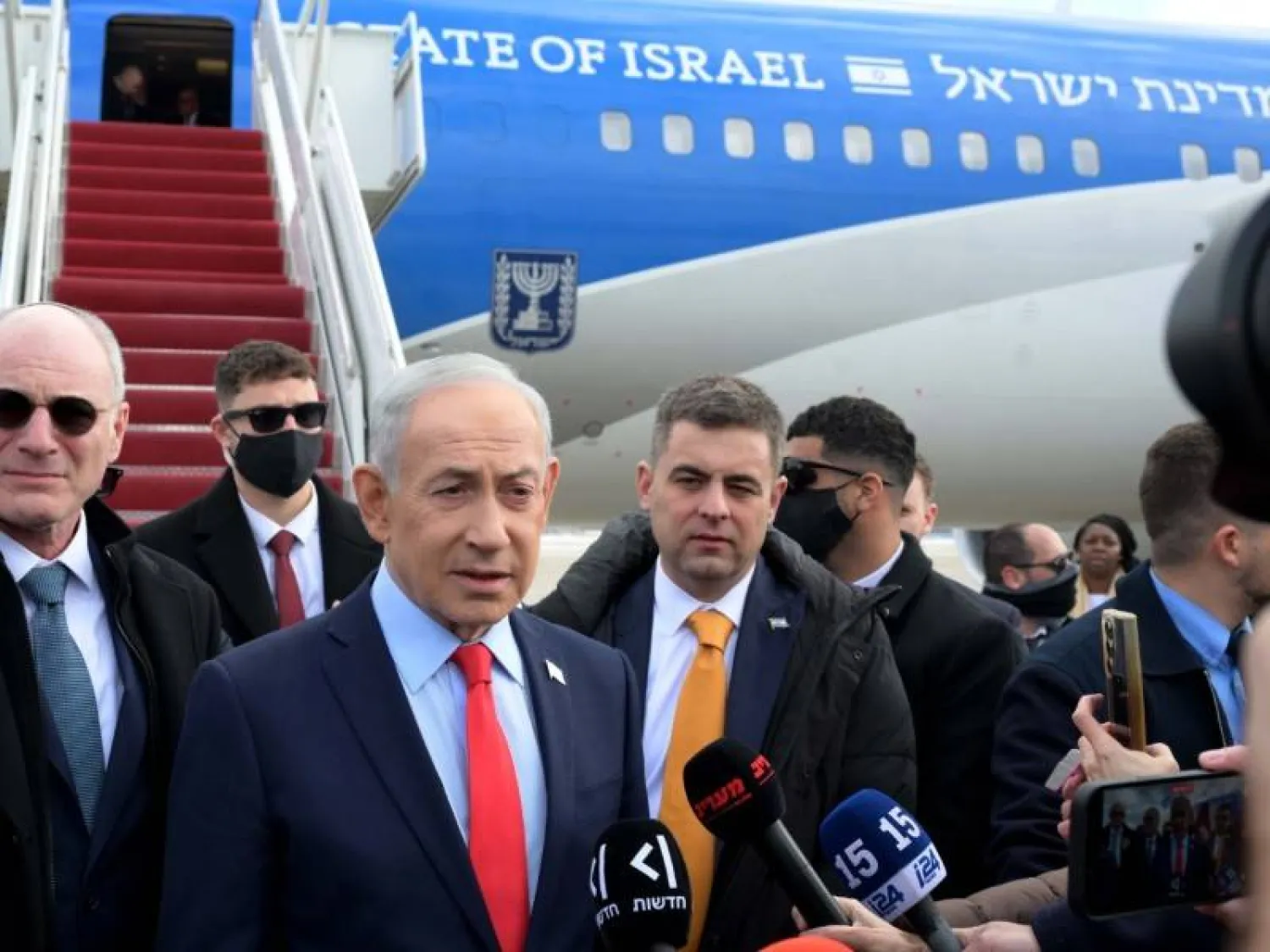 صورة نشرها موقع رئيس الوزراء الإسرائيلي بنيامين نتنياهو من مغادرته مطار قاعدة «أندروز» بولاية ماريلاند