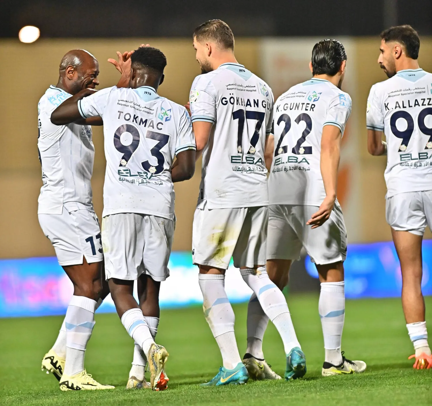 الأخدود تقدم بالنتيجة لكنه خسر المباراة (تصوير: عبد العزيز النومان) 