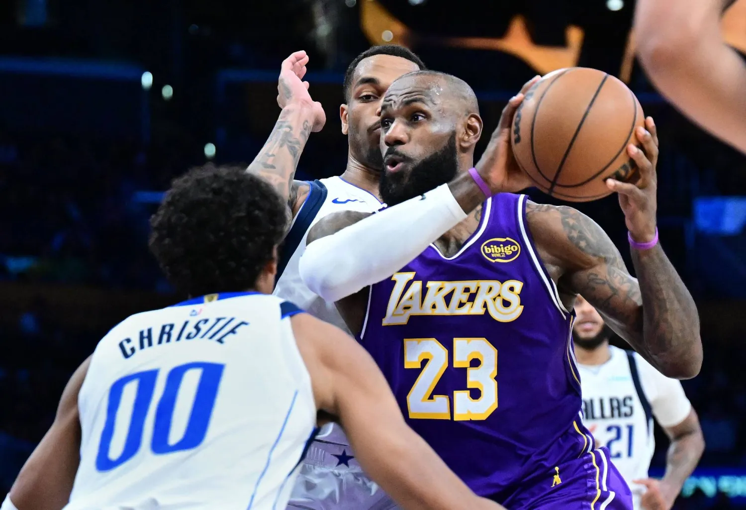 LOS ANGELES, CALIFORNIA - FEBRUARY 12: LeBron James #23 of the Los Angeles Lakers drives against the Dallas Mavericks in the second half at Crypto.com Arena on February 12, 2026 in Los Angeles, California. Wally Skalij/Getty Images/AFP