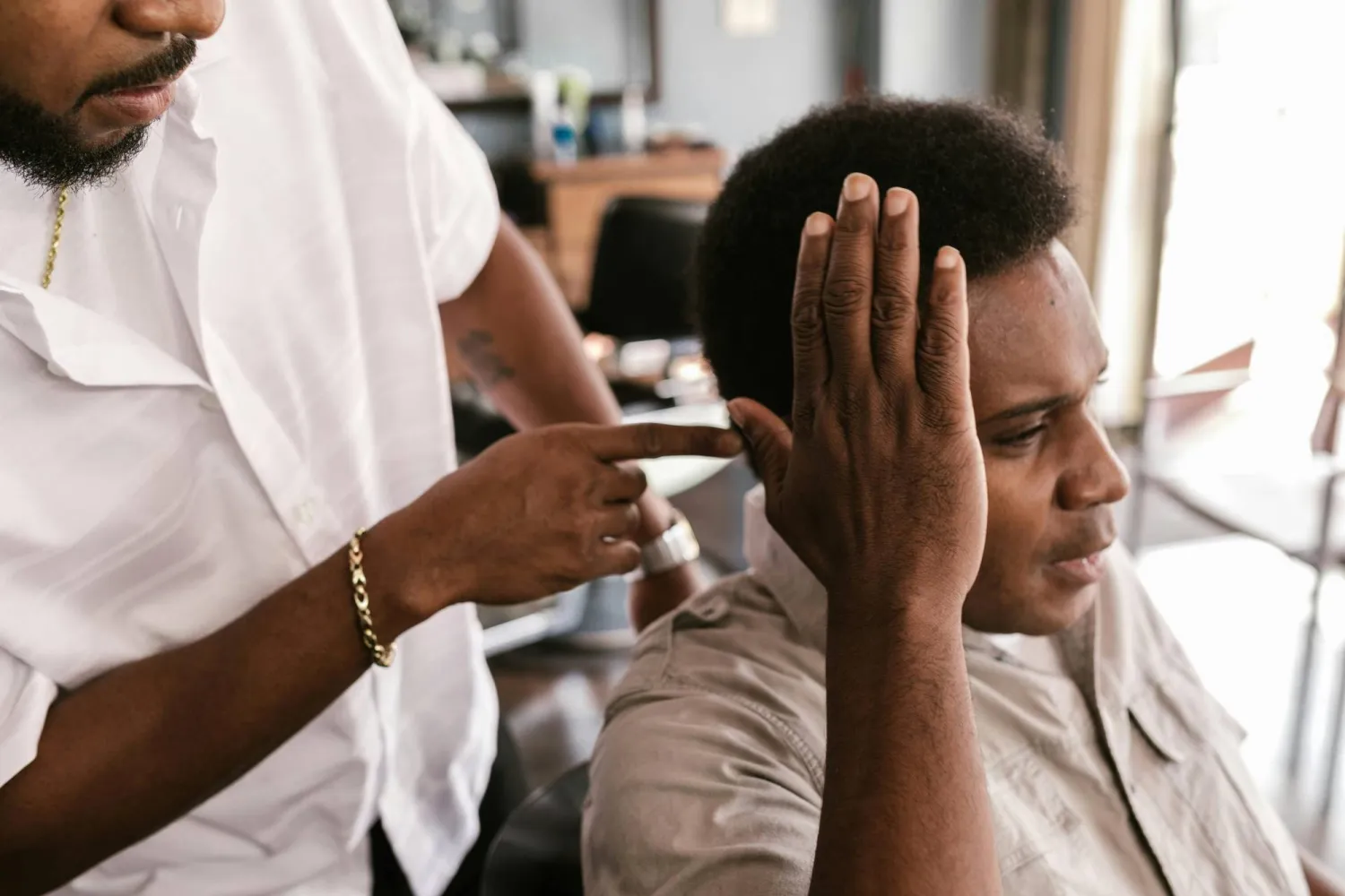 الأدلة العلمية التي تربط بين الكرياتين وتساقط الشعر محدودة (بيكسلز)