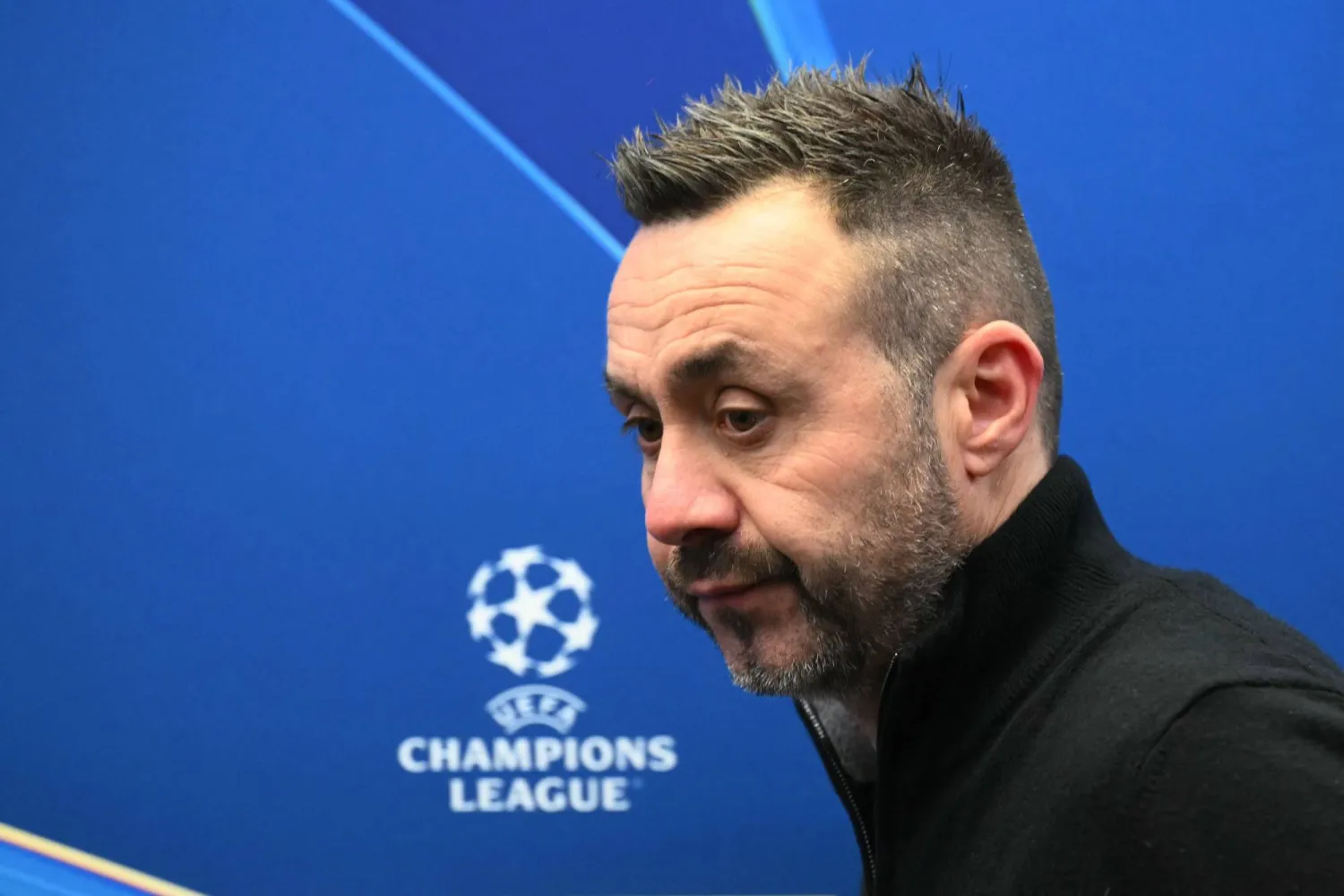 المدرب الإيطالي روبرتو دي زيربي (أ.ف.ب)