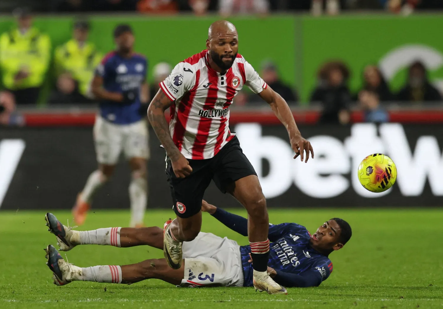 البرازيلي إيغور تياغو مستمر في برينتفورد (رويترز)