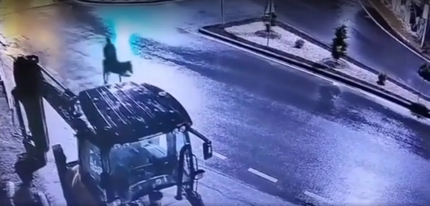 لقطة من الفيديو المتداول على وسائل التواصل الاجتماعي