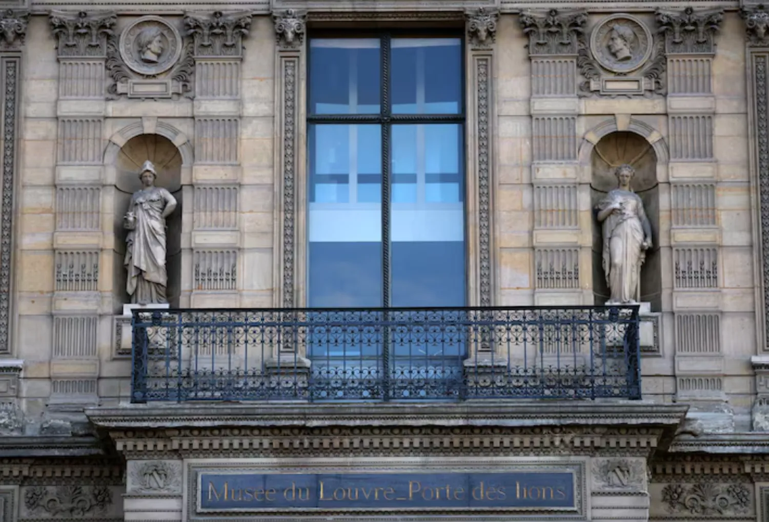 A view shows the Porte des Lions, the new public entrance to the renovated Denon wing (Aile Denon) at the Louvre Museum in Paris, France, December 2, 2025. REUTERS/Gonzalo Fuentes 