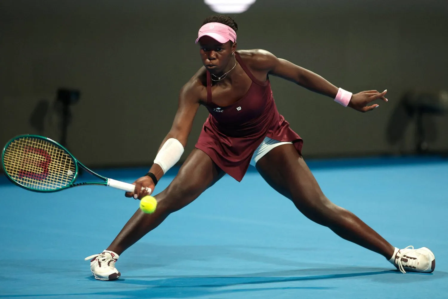 الكندية فيكتوريا مبوكو تتألق في الدوحة (أ.ف.ب)