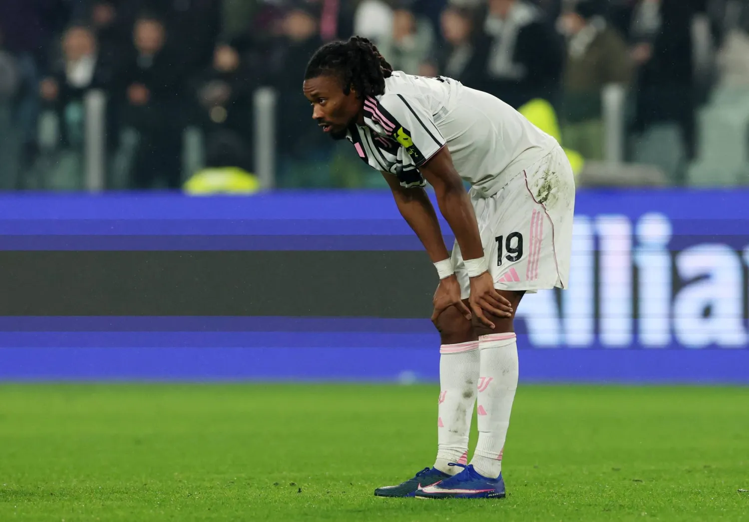 خيفرين تورام لاعب وسط يوفنتوس (رويترز)