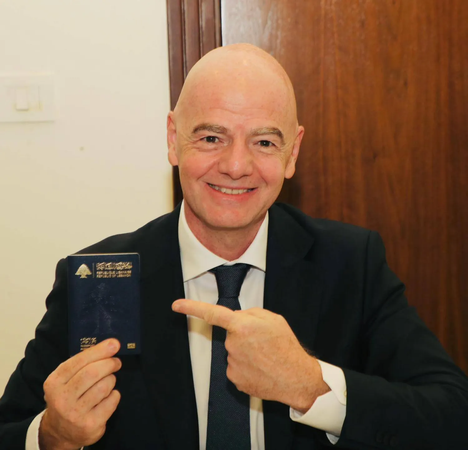 أصبح رئيس الاتحاد الدولي لكرة القدم «فيفا» جياني إنفانتينو مواطناً لبنانياً رسمياً (الشرق الأوسط)