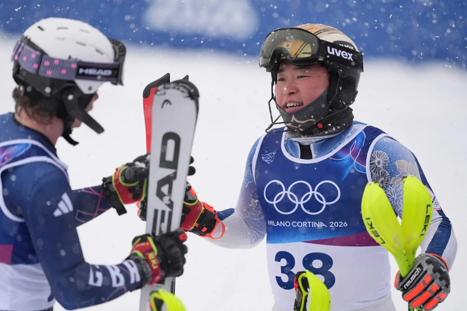 أكدت البعثة اليابانية المشارِكة في دورة الألعاب الأولمبية الشتوية رصد نحو 62 ألف منشور مسيء عبر الإنترنت (أ.ب)