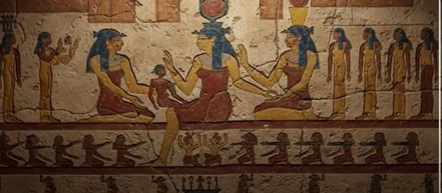 إحدى لوحات المعابد المصرية القديمة (لقطة من الفيلم - مكتبة الإسكندرية)