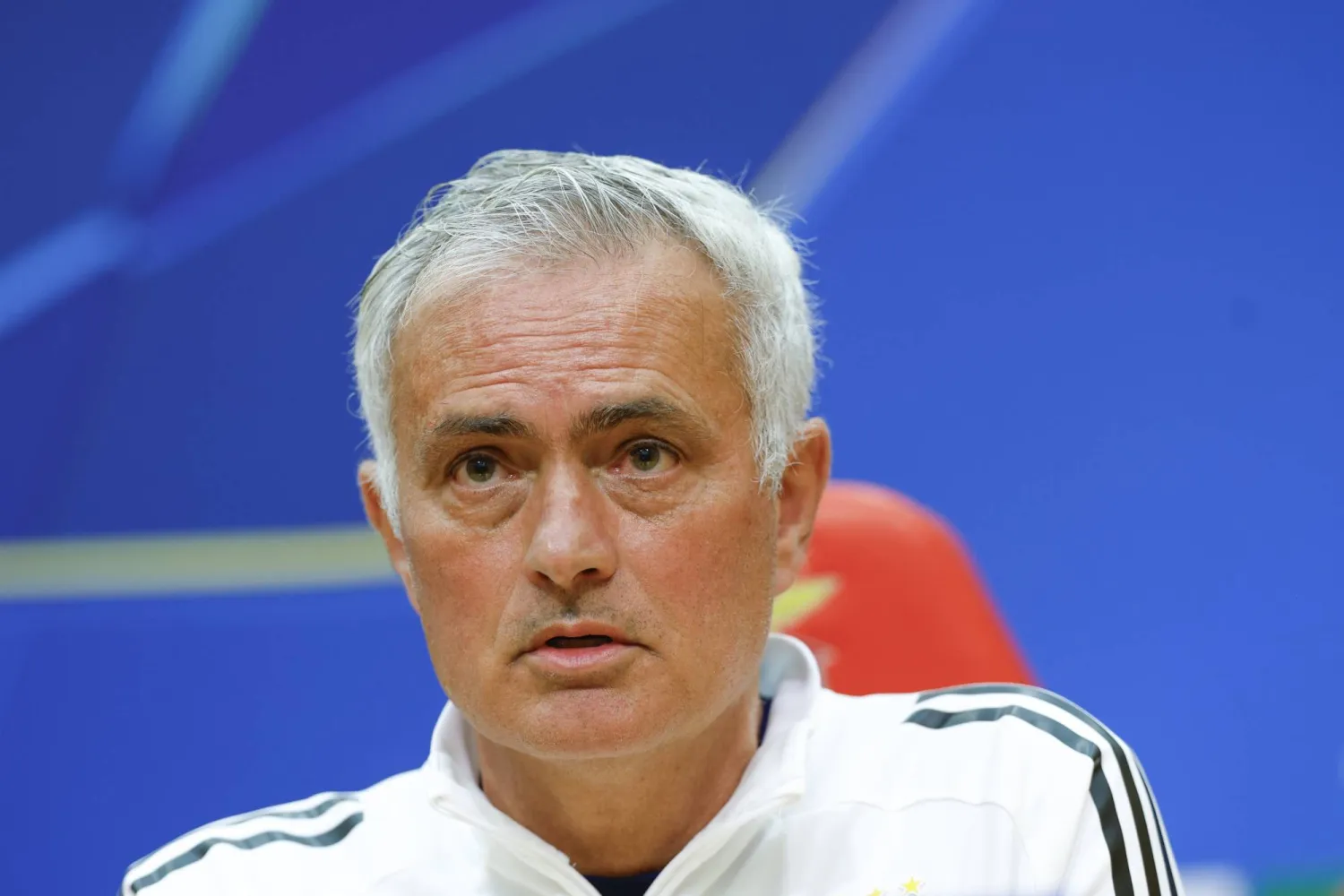 مدرب بنفيكا البرتغالي جوزيه مورينيو (إ.ب.أ)