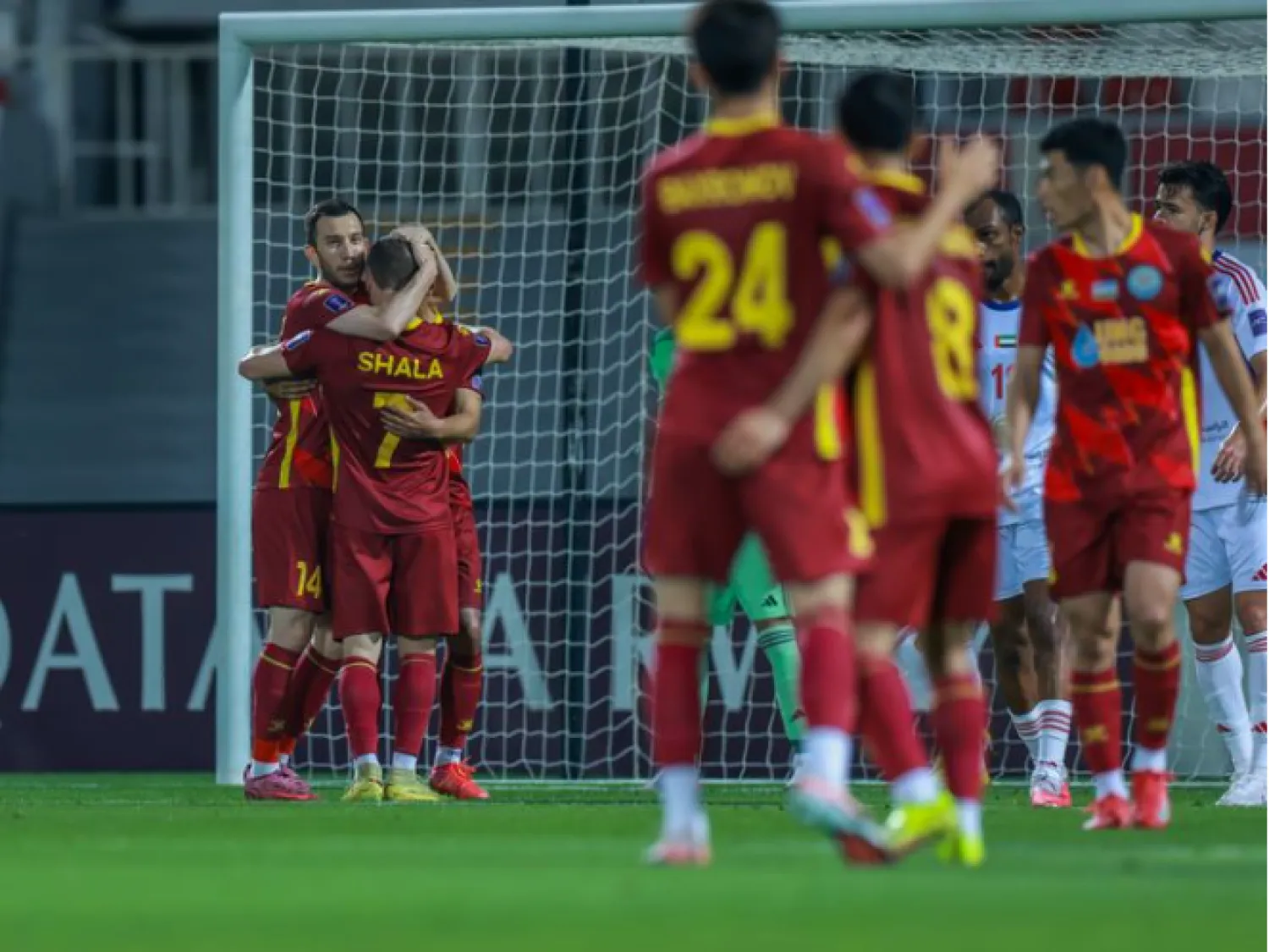 فرحة لاعبي ناساف الأوزبكي بالفوز على الشارقة (الاتحاد الآسيوي)