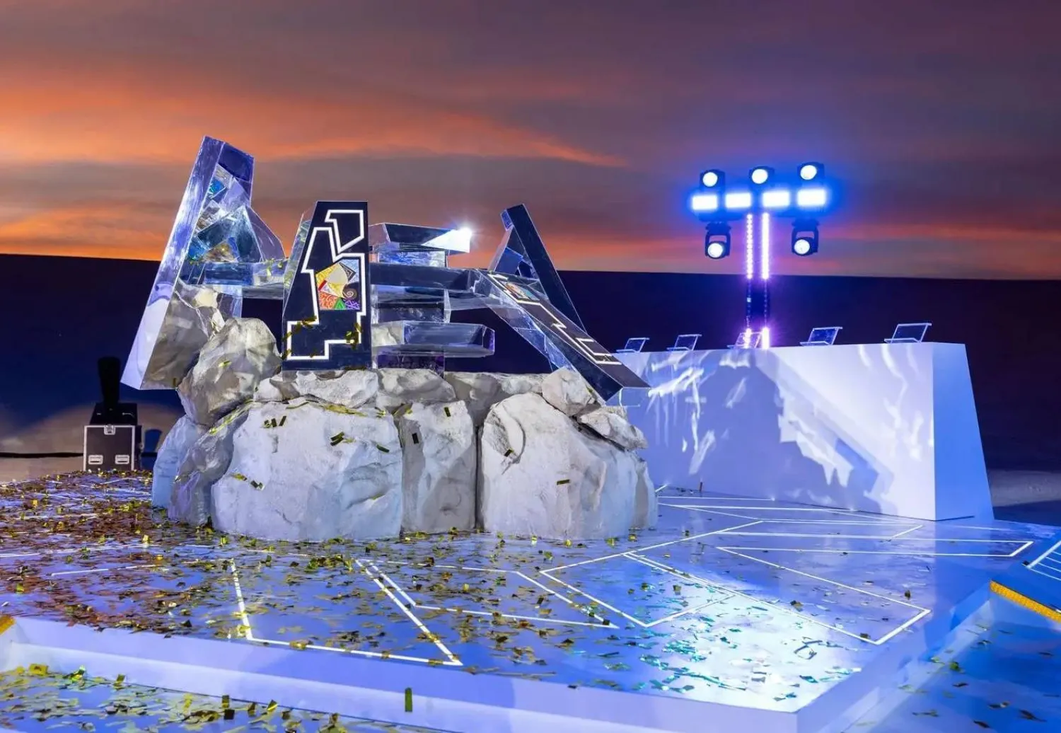 يتميّز تصميم المركز بطابع معماري معاصر يستند إلى مفهوم «الكتل الضخمة» (واس)