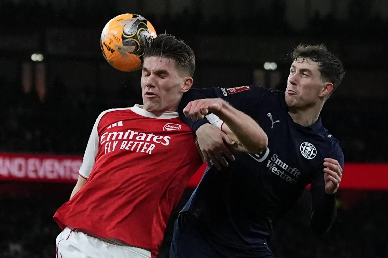 آرسنال هزم ويغان وسيلاقي مانسفيلد في كأس إنجلترا (أ.ب) 