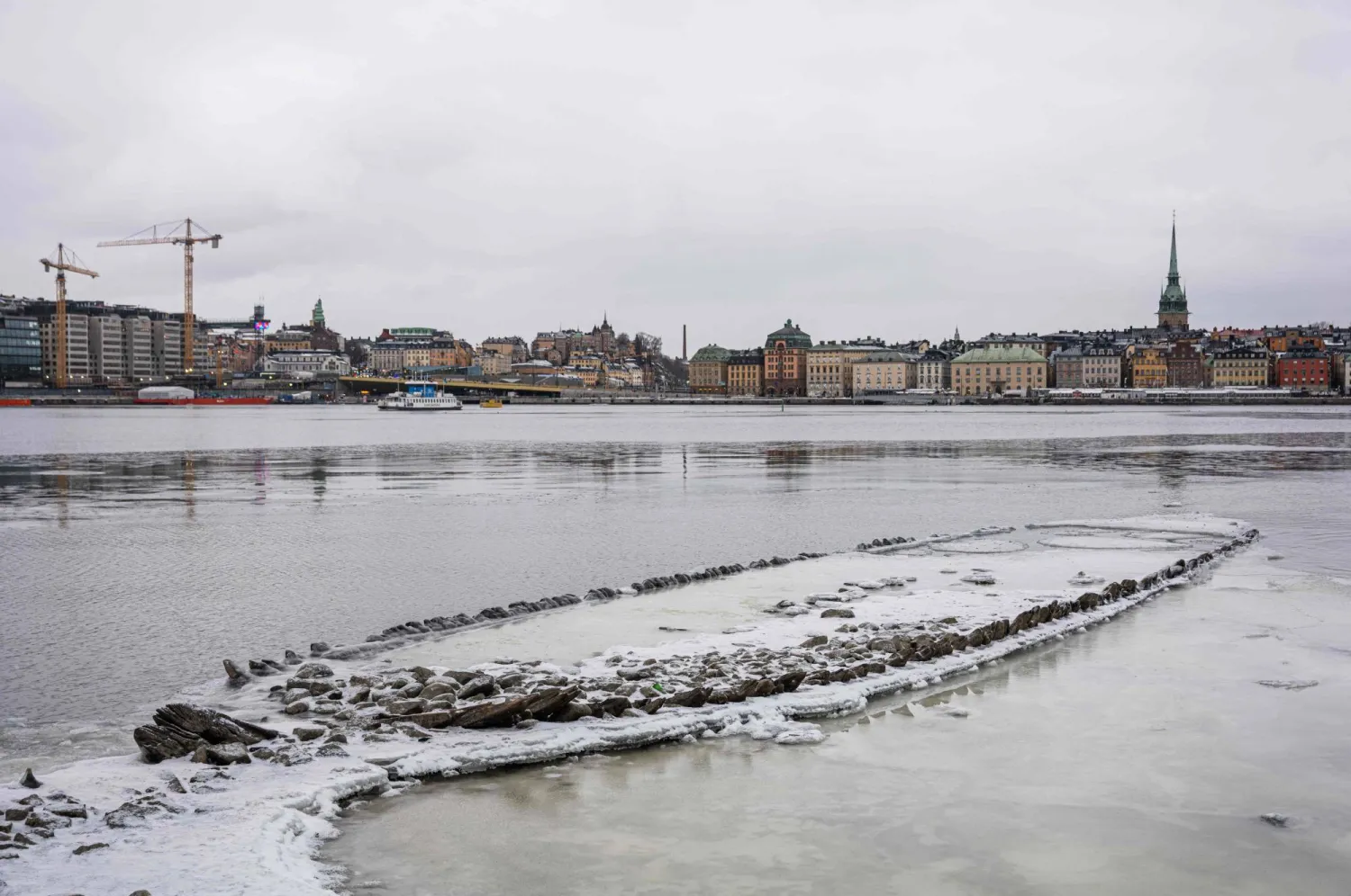 The remains of a 17th century shipwreck is pictured after resurfacing in Stockholm, Sweden, on February 17, 2026. (Photo by Jonathan NACKSTRAND / AFP)
