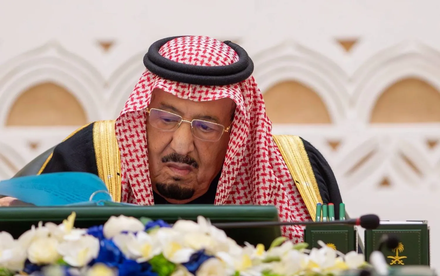 خادم الحرمين الشريفين الملك سلمان بن عبد العزيز لدى ترؤسه جلسة مجلس الوزراء في الرياض الثلاثاء (واس)