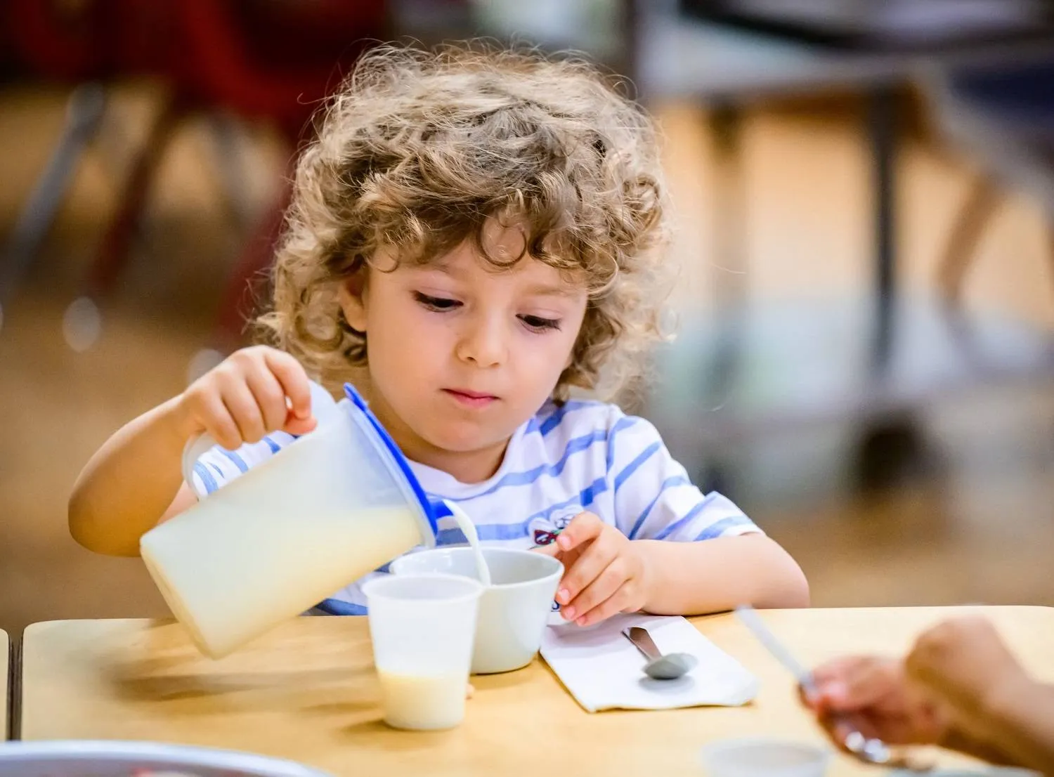 التغذية في مرحلة الطفولة المبكرة تلعب دوراً حاسماً في تطور الدماغ (جامعة إلينوي)