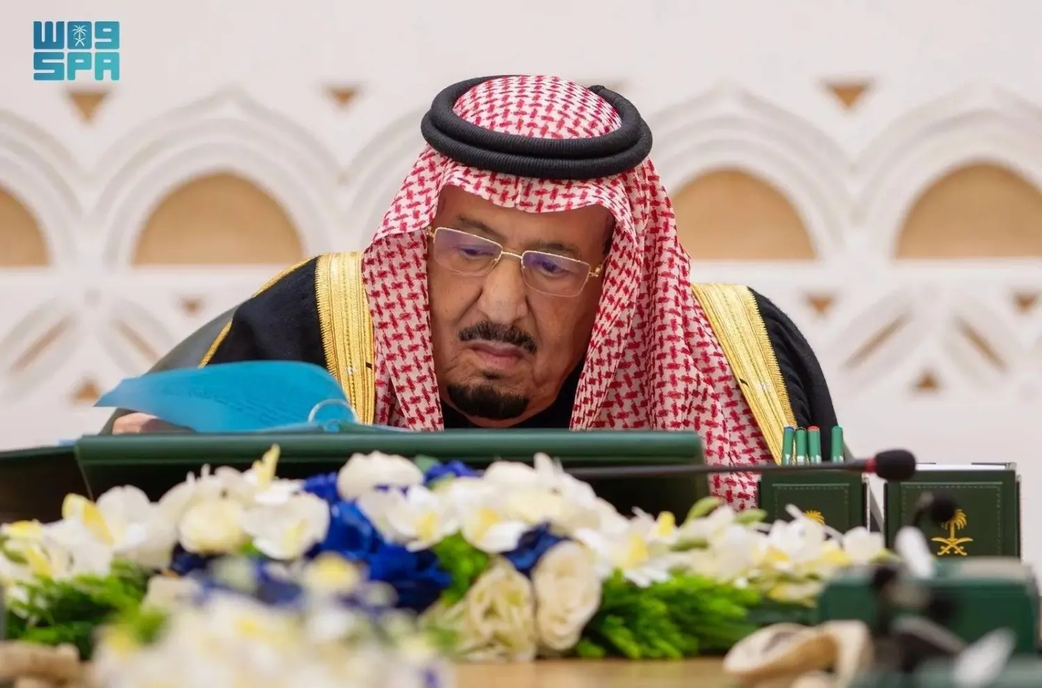 Custodian of the Two Holy Mosques King Salman bin Abdulaziz Al Saud chairs the Cabinet meeting in Riyadh. (SPA)