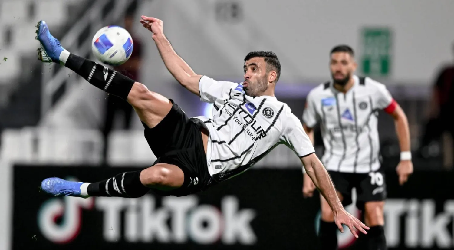 حمد الله سجل تألقاً كبيراً في المباراة (موقع النادي)