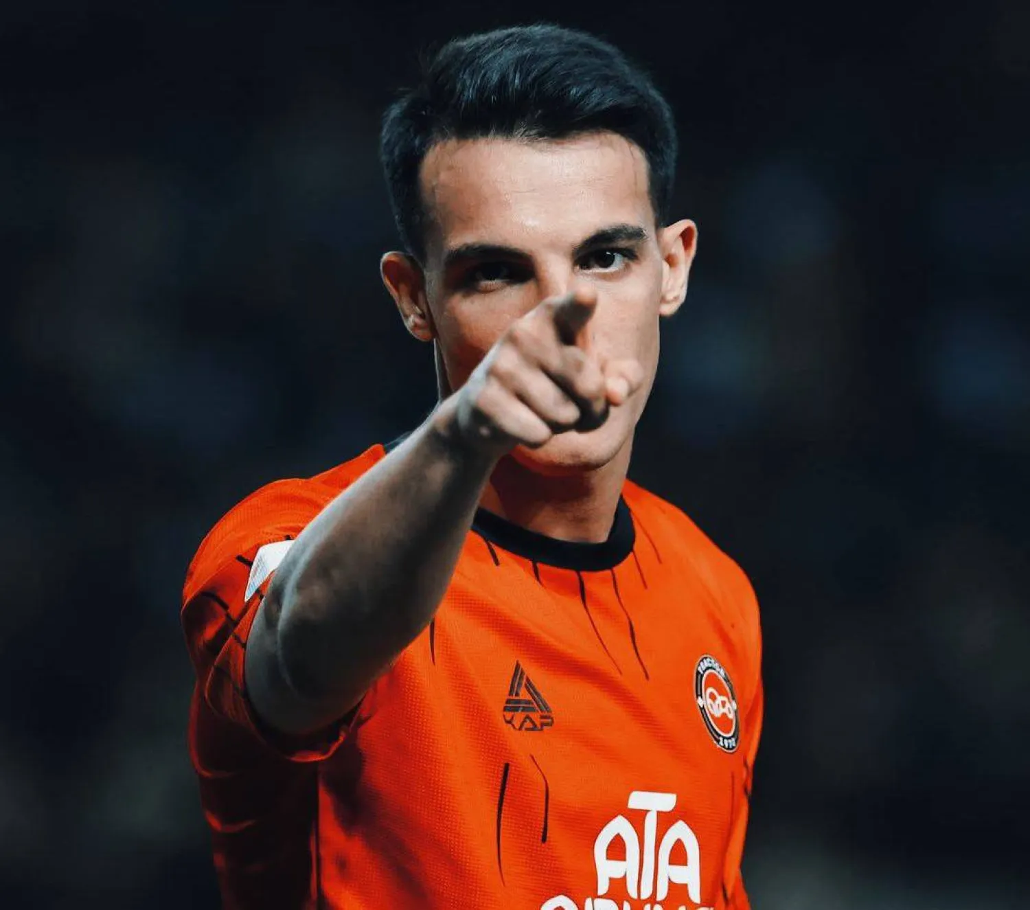 أمير حسين زاده (نادي تراكتور الإيراني)