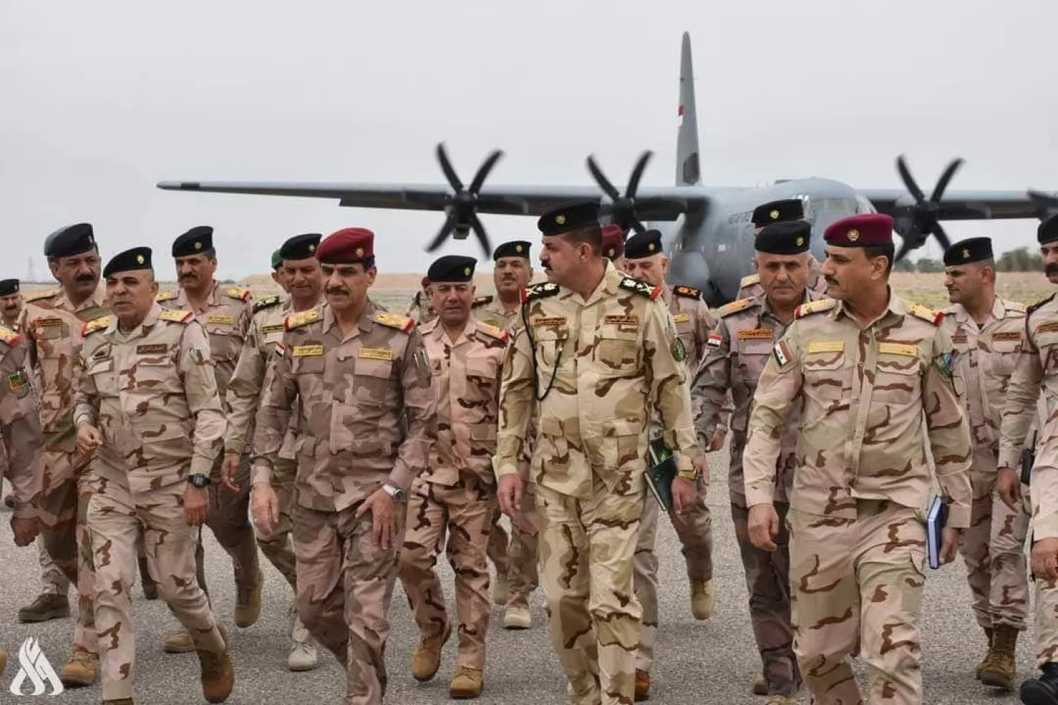 البرلمان العراقي صوّت على تثبيت الفريق أول عبد الأمير يار الله (الثاني من اليسار) رئيساً لأركان الجيش (وزارة الدفاع)