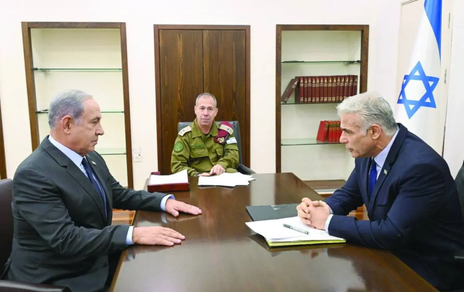 İsrail muhalefet lideri Yair Lapid ile Netanyahu’nun 2022’de gerçekleşen görüşmesinden (DPA)