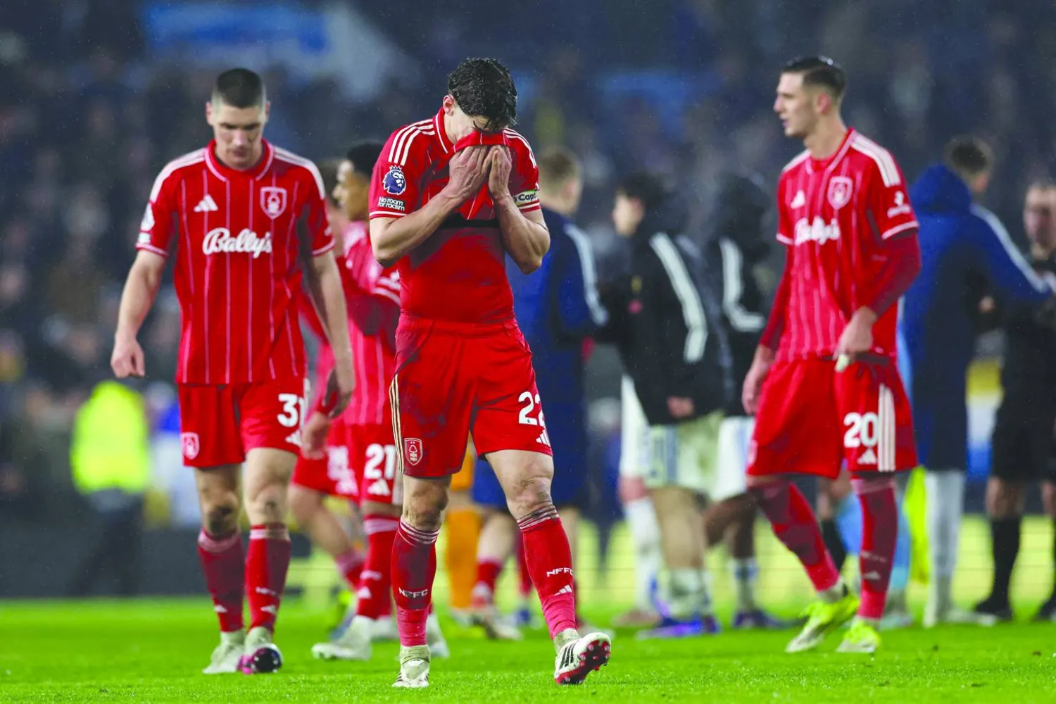 قبل 12 شهراً كان فورست ينافس على احتلال أحد المراكز المؤهلة لدوري الأبطال والآن يكافح من أجل البقاء (أ.ف.ب) 
