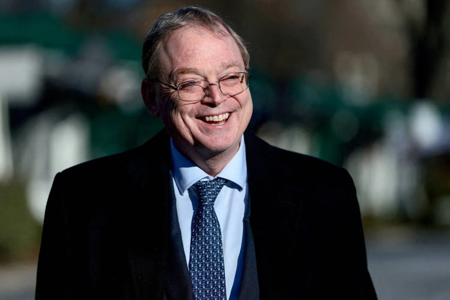 هاسيت يتحدث إلى وسائل الإعلام خارج البيت الأبيض في واشنطن العاصمة. ديسمبر الماضي (رويترز)