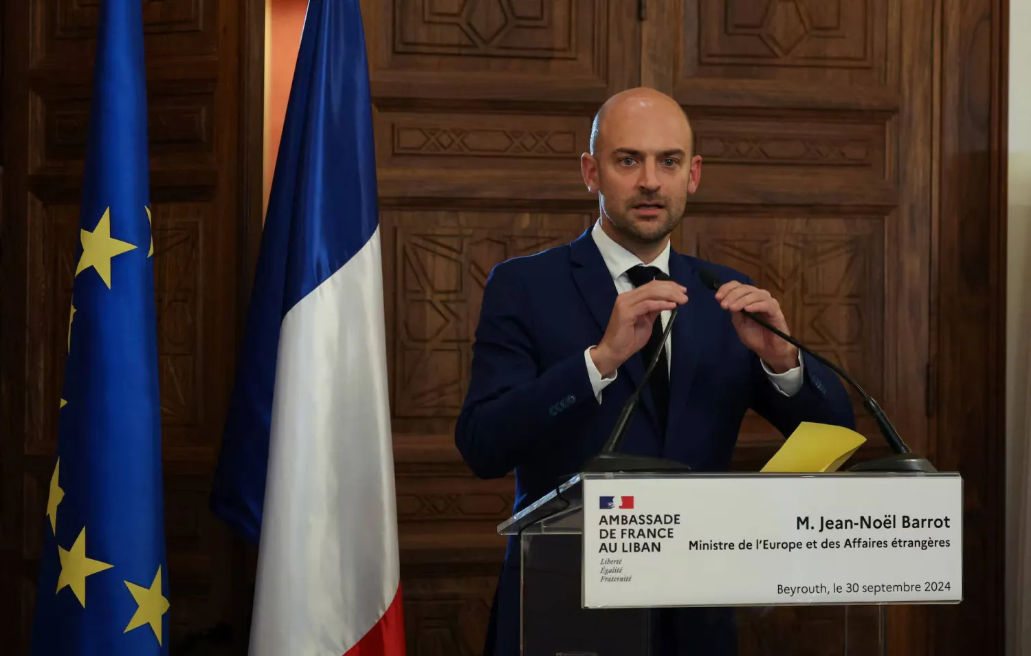وزير الخارجية الفرنسي جان نويل بارو يتحدث خلال مؤتمر صحافي في بيروت 30 سبتمبر 2024 (رويترز)