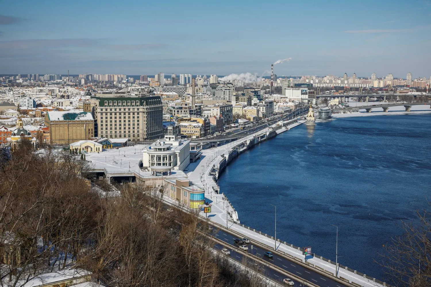 The city's downtown on a frosty winter day, amid Russia's attack on Ukraine, in Kyiv, Ukraine February 19, 2026. REUTERS/Alina Smutko