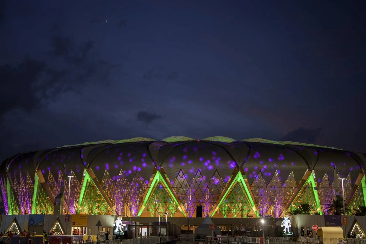 قطبا جدة أصرا على خوض نزاليهما الآسيويين في الجوهرة (أ.ب)