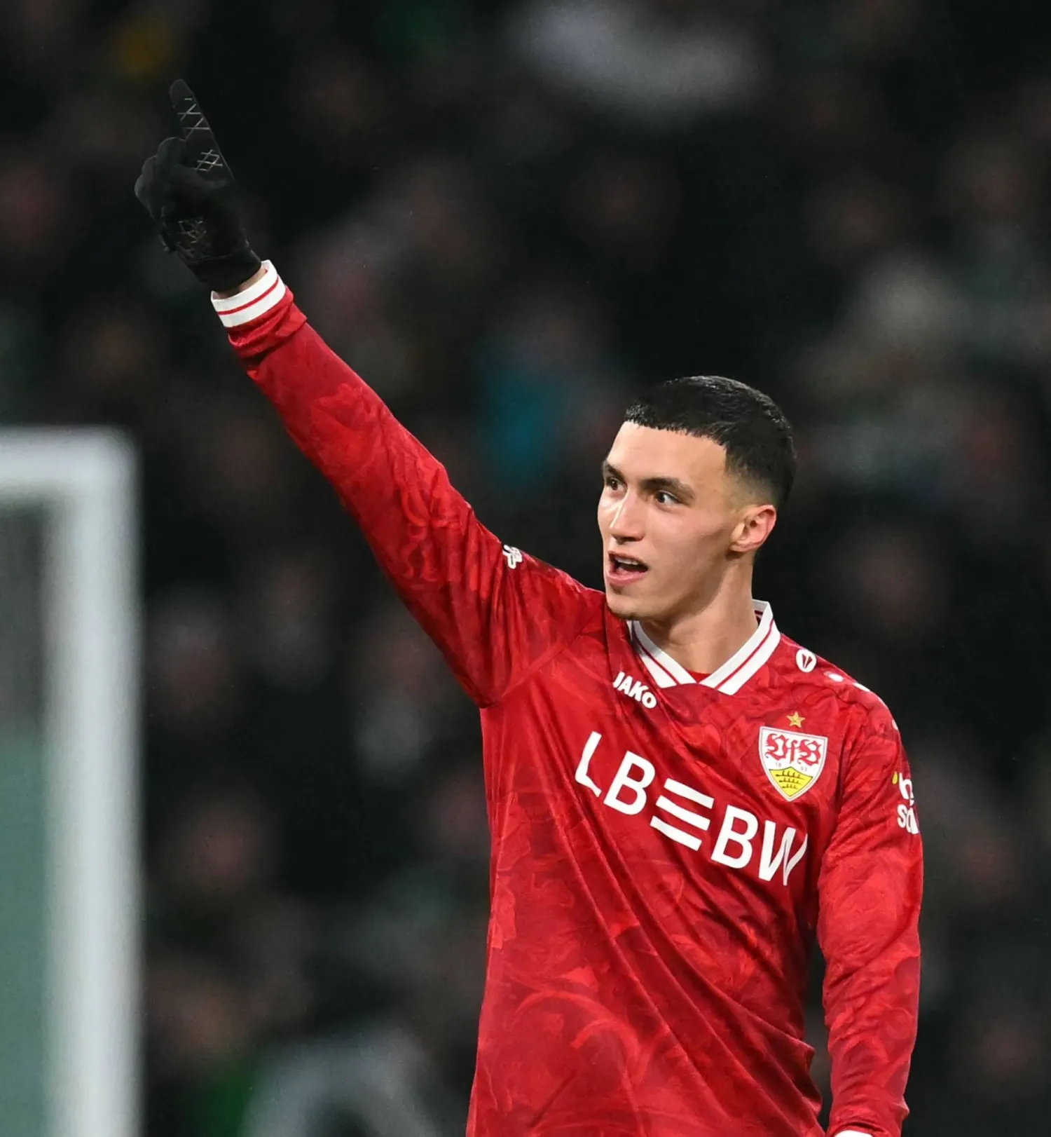 بلال الخنوس محتفلا بهدفه الثاني (أ.ف.ب)