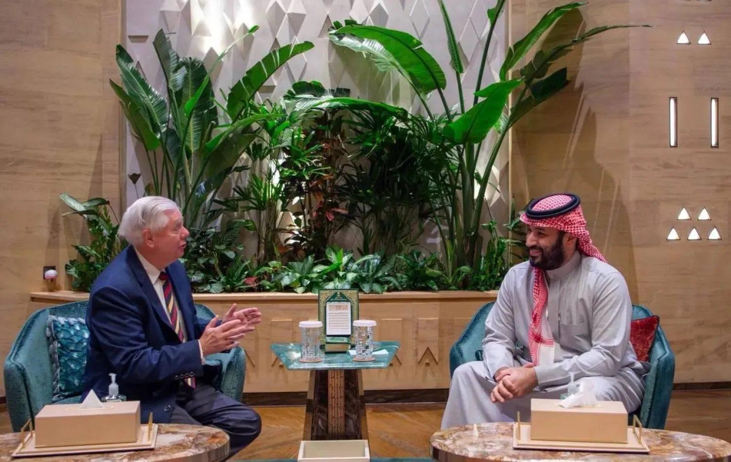 Prince Mohammed bin Salman bin Abdulaziz Al Saud, Crown Prince and Prime Minister, meets with US Senator Lindsey Graham in Riyadh on Thursday. (SPA)