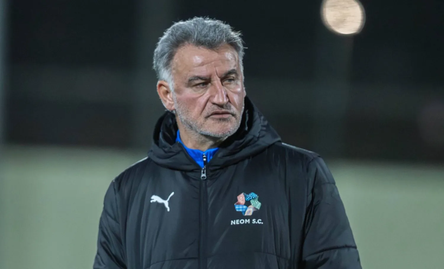 الفرنسي كريستوف غالتييه مدرب فريق نيوم (نادي نيوم)