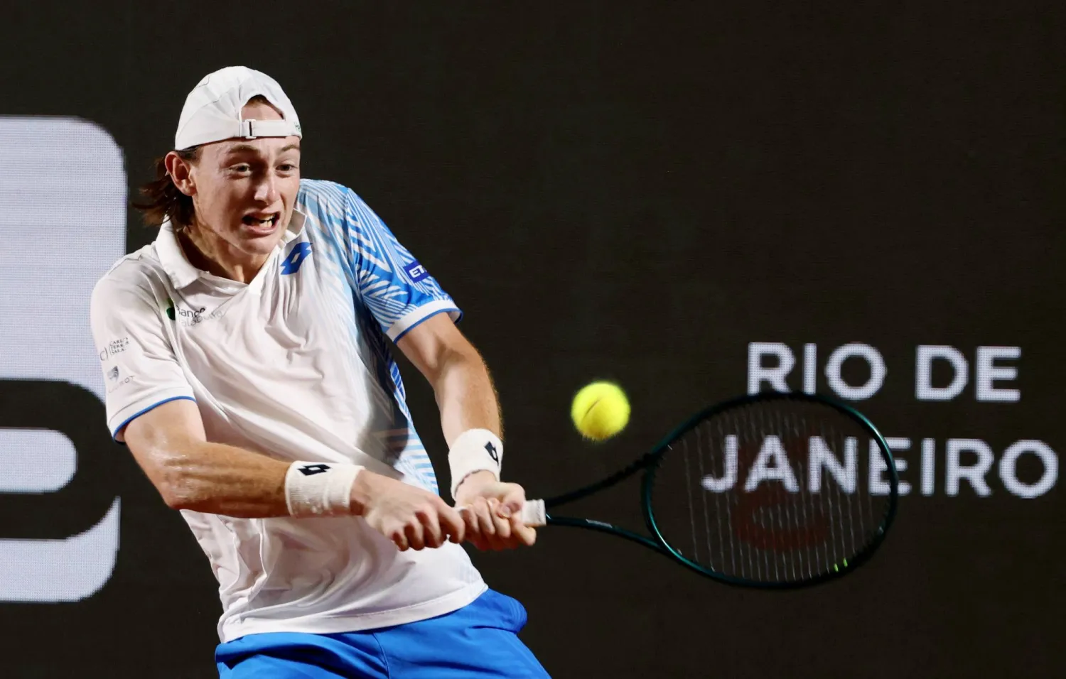 البيروفي إغناسيو بيوس يتألق في ريو (رويترز)